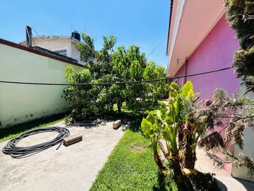 VENTA DE CASA SOLA CON ALBERCA EN OACALCO, YAUTEPEC, MORELOS