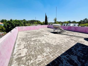 VENTA DE CASA SOLA CON ALBERCA EN OACALCO, YAUTEPEC, MORELOS