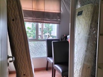 Apartment East Coast Resident Hadap selatan