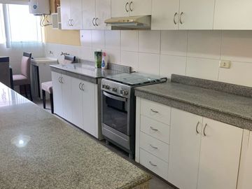 SE ALQUILA AMPLIO DEPARTAMENTO DE 130 M2 EXCELENTE UBICACION.