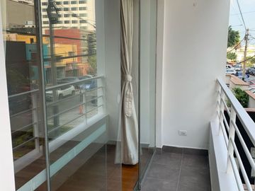 SE ALQUILA AMPLIO DEPARTAMENTO DE 130 M2 EXCELENTE UBICACION.