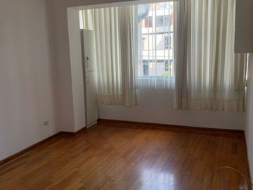 SE ALQUILA AMPLIO DEPARTAMENTO DE 130 M2 EXCELENTE UBICACION.