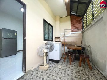 Twin house in a prime location on the Ko Teng - Wat Somwang line