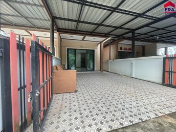 Twin house in a prime location on the Ko Teng - Wat Somwang line