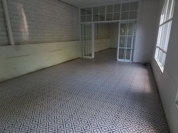 Rumah Bonus Kantor dan Ruang Usaha, 1.5km ke Pondok Labu Raya