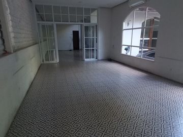 Rumah Bonus Kantor dan Ruang Usaha, 1.5km ke Pondok Labu Raya