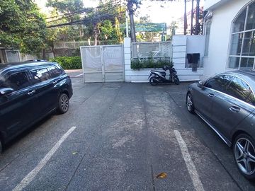 Rumah Bonus Kantor dan Ruang Usaha, 1.5km ke Pondok Labu Raya