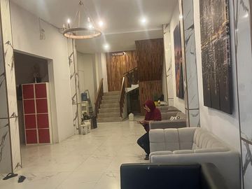 Rumah Bonus Kantor dan Ruang Usaha, 1.5km ke Pondok Labu Raya