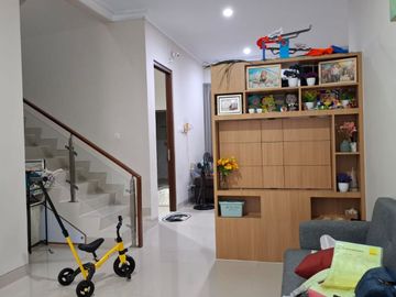 Rumah Mewah Semi Furnish di Perum Vasana Residence Condong Catur Sleman