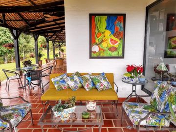 Vendo espectacular casa finca en La Clorinda Borrero Ayerbe