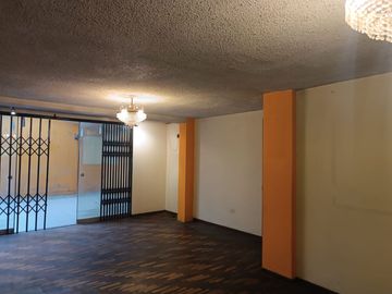 CASA EN VENTA EN LOS FICUS SANTA ANITA!