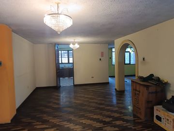 CASA EN VENTA EN LOS FICUS SANTA ANITA!