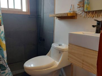 CASA Y SITIO PARA CONSTRUIR EN EL QUISCO.