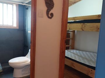 CASA Y SITIO PARA CONSTRUIR EN EL QUISCO.