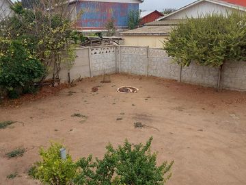 CASA Y SITIO PARA CONSTRUIR EN EL QUISCO.
