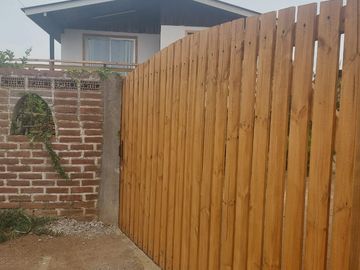 CASA Y SITIO PARA CONSTRUIR EN EL QUISCO.
