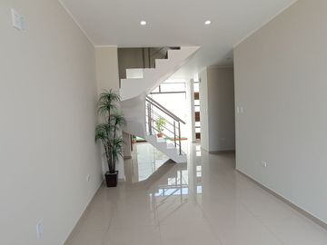 Casa de estreno en Dunas de La Florida VI Etapa – Diseño moderno y ubicación estratégica