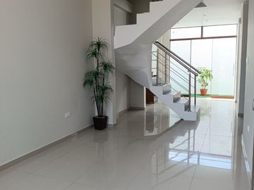 Casa de estreno en Dunas de La Florida VI Etapa – Diseño moderno y ubicación estratégica