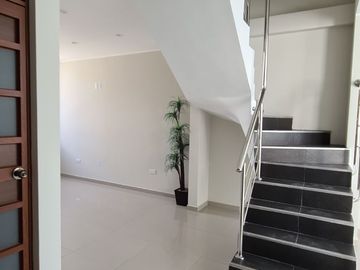 Casa de estreno en Dunas de La Florida VI Etapa – Diseño moderno y ubicación estratégica