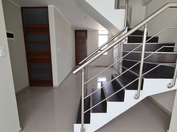 Casa de estreno en Dunas de La Florida VI Etapa – Diseño moderno y ubicación estratégica