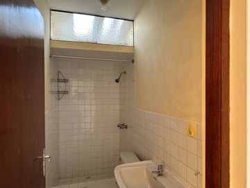 🏠 VENTA DE CASA + DEPARTAMENTO + LOCAL COMERCIAL EN ESQUINA – SURCO