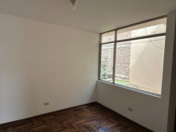🏠 VENTA DE CASA + DEPARTAMENTO + LOCAL COMERCIAL EN ESQUINA – SURCO