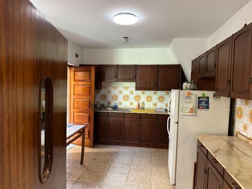 🏠 VENTA DE CASA + DEPARTAMENTO + LOCAL COMERCIAL EN ESQUINA – SURCO
