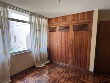 🏠 VENTA DE CASA + DEPARTAMENTO + LOCAL COMERCIAL EN ESQUINA – SURCO