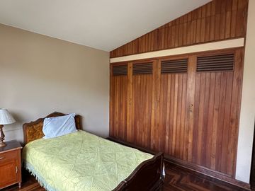🏠 VENTA DE CASA + DEPARTAMENTO + LOCAL COMERCIAL EN ESQUINA – SURCO