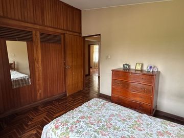 🏠 VENTA DE CASA + DEPARTAMENTO + LOCAL COMERCIAL EN ESQUINA – SURCO