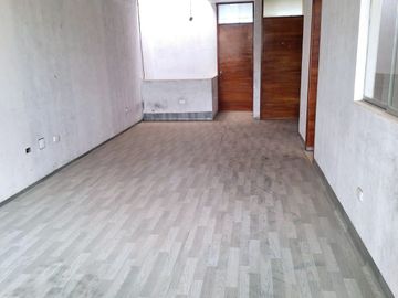 Se Vende Casa Frente A Parque En Carabayllo.