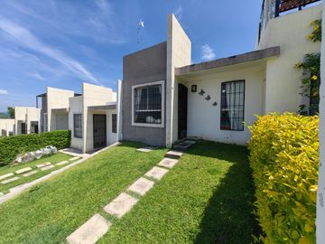 VENTA CASA, CON ALBERCA, XOCHITEPEC MORELOS