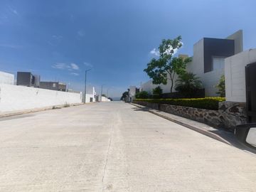 VENTA CASA, CON ALBERCA, XOCHITEPEC MORELOS