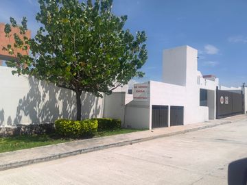 VENTA CASA, CON ALBERCA, XOCHITEPEC MORELOS