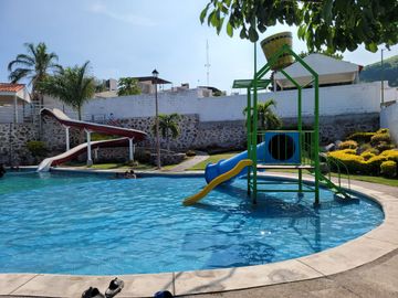 VENTA CASA, CON ALBERCA, XOCHITEPEC MORELOS
