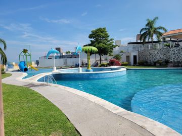 VENTA CASA, CON ALBERCA, XOCHITEPEC MORELOS