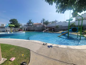 VENTA CASA, CON ALBERCA, XOCHITEPEC MORELOS