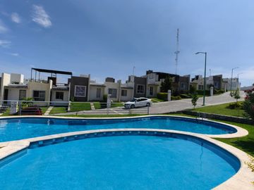 VENTA CASA, CON ALBERCA, XOCHITEPEC MORELOS