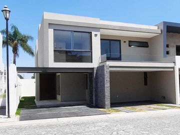 Casa en Venta en Bugambilias, coto Santa Fe, Zapopan, Jalisco
