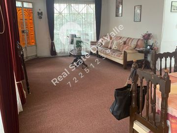Propiedad antigua en venta como terreno ideal para hacer edificio para oficina, clínica, departamentos nuevos