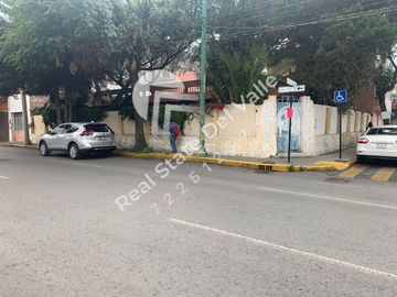 Propiedad antigua en venta como terreno ideal para hacer edificio para oficina, clínica, departamentos nuevos