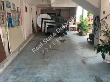 Propiedad antigua en venta como terreno ideal para hacer edificio para oficina, clínica, departamentos nuevos