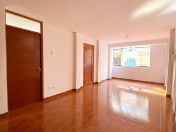 Departamento En Venta 2Do Piso Urb Villa Sol, Los Olivos