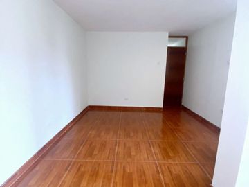 Departamento En Venta 2Do Piso Urb Villa Sol, Los Olivos