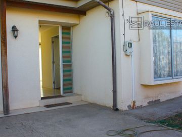 Vendemos casa de 3 dormitorios, 3 baños en Villa Las Bodegas