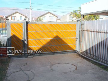 Vendemos casa de 3 dormitorios, 3 baños en Villa Las Bodegas
