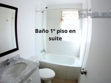 Vendemos casa de 3 dormitorios, 3 baños en Villa Las Bodegas