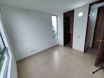 VENTA APARTAMENTO EXCELENTE UBICACIÓN - VALLE DEL LILI - SUR DE CALI