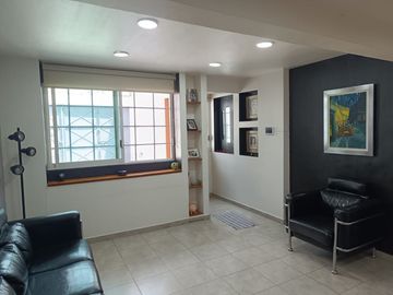 Casa en venta en Colonia Industrial, Gustavo A. Madero  ¡Vive, trabaja y ejercítate en un solo lugar! 🏡💼💪