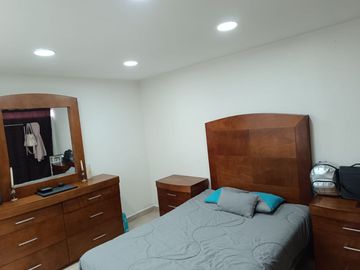 Casa en venta en Colonia Industrial, Gustavo A. Madero  ¡Vive, trabaja y ejercítate en un solo lugar! 🏡💼💪